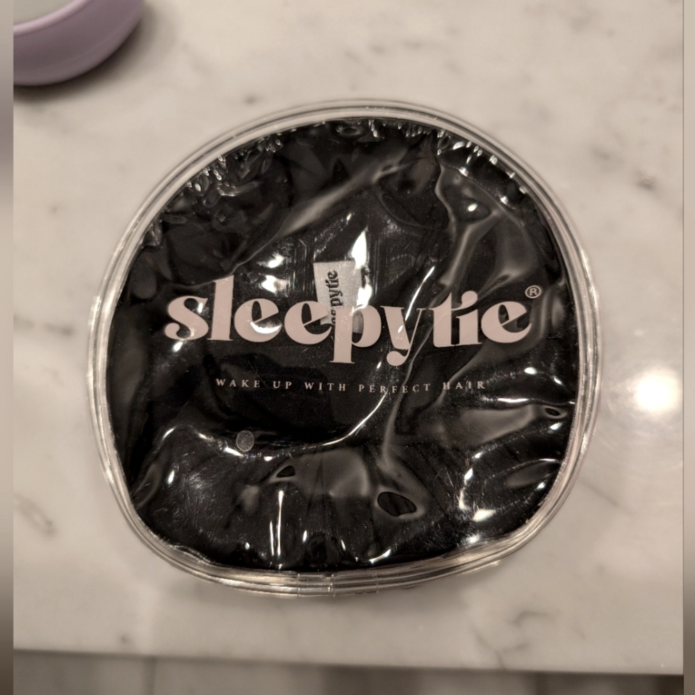 Sleepy Tie Heatless Curls Bedtime Scrunchie